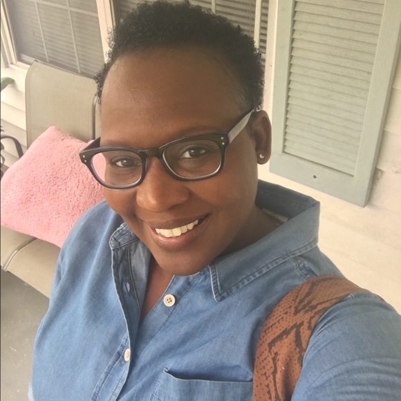 Meet your Posher, Katie - Picture 1 of 1